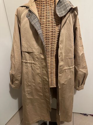 Cappotto beige con fodera a quadri