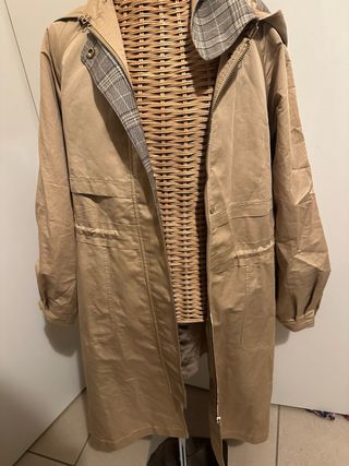 Cappotto beige con fodera a quadri