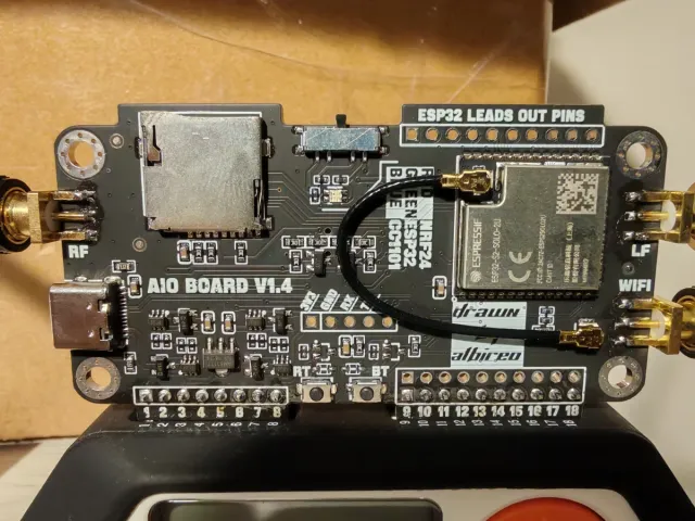 Scheda AIO V1.4 ESP32 NRF24 WiFi e flipper zero