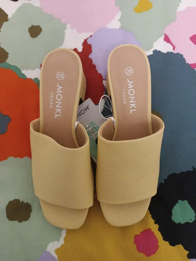 Conjunto Mules y Bolso Amarillo Pastel de piel veg