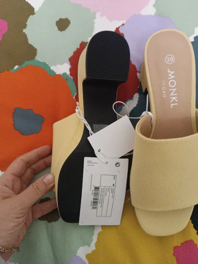 Conjunto Mules y Bolso Amarillo Pastel de piel veg