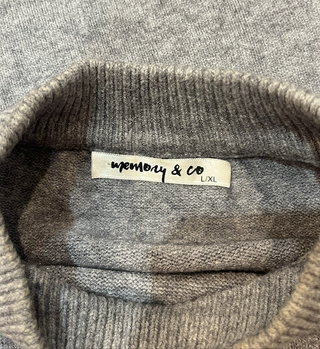 Jersey gris con aberturas laterales