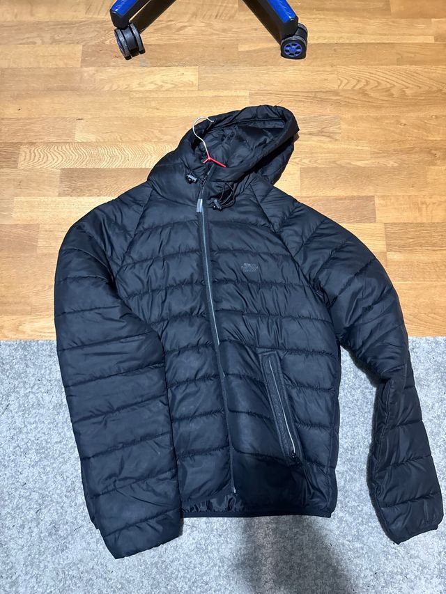 Abrigo Bershka negro