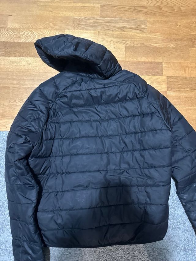 Abrigo Bershka negro