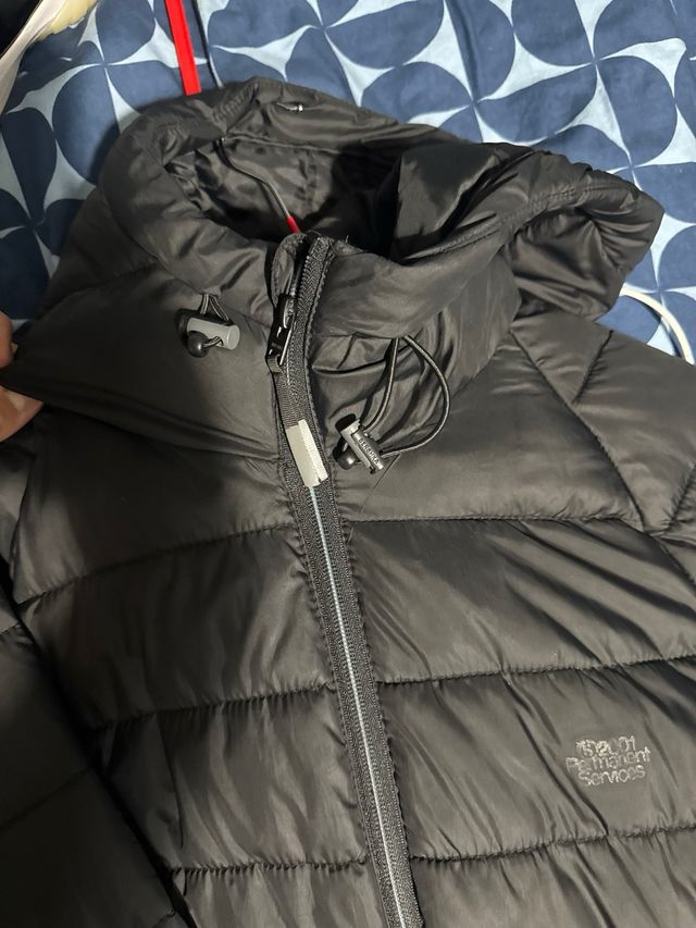 Abrigo Bershka negro