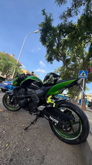 Kawasaki Verde y Negra