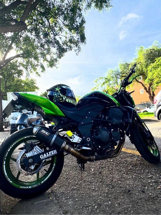 Kawasaki Verde y Negra