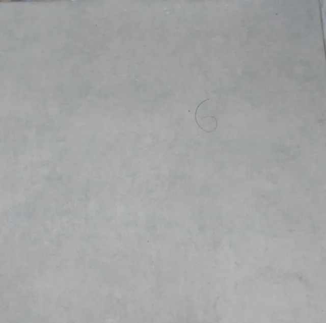 Restos de obra: 52 cajas de azulejos