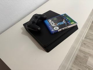 PS4 (PlayStation 4) Negra + FC 24