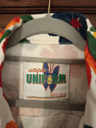 Cazadora vaquera floral Talla L marca Uniform.