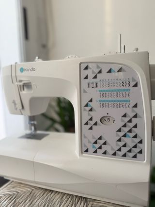 Máquina de coser Klindo blanca