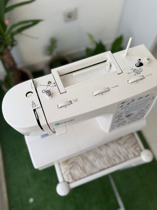 Máquina de coser Klindo blanca