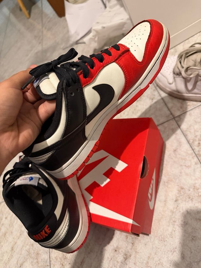 Nike Dunk Low Rosse e Nere