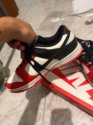 Nike Dunk Low Rosse e Nere