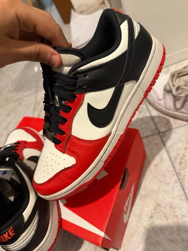 Nike Dunk Low Rosse e Nere