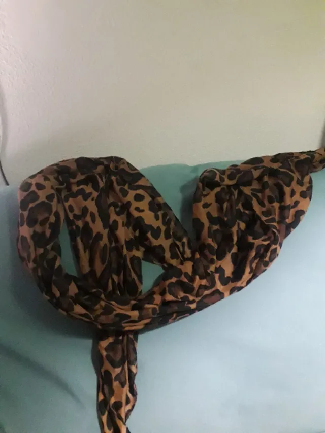 Pañuelo animal print marrón