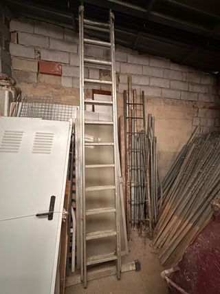 Escalera de aluminio, 12 peldaños