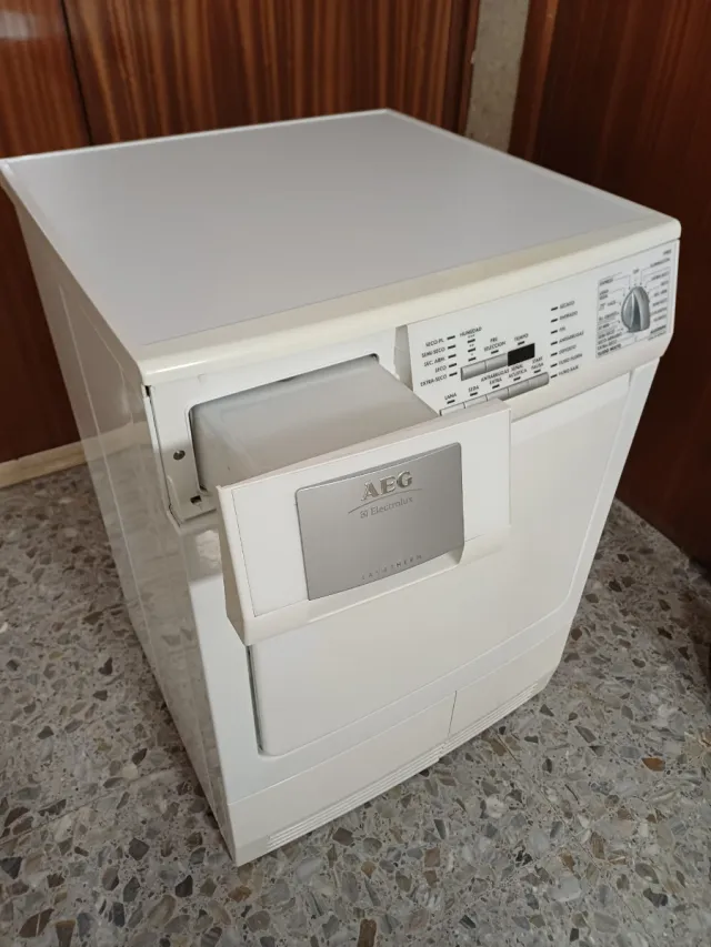 SECADORA BOMBA DE CALOR AEG 8Kg SEGUNDAMANO