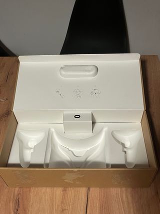 Meta Quest 2 VR Headset e Controles