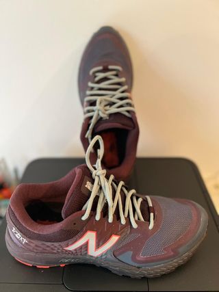 Zapatillas New Balance Summit KOM Trail. Talla 43