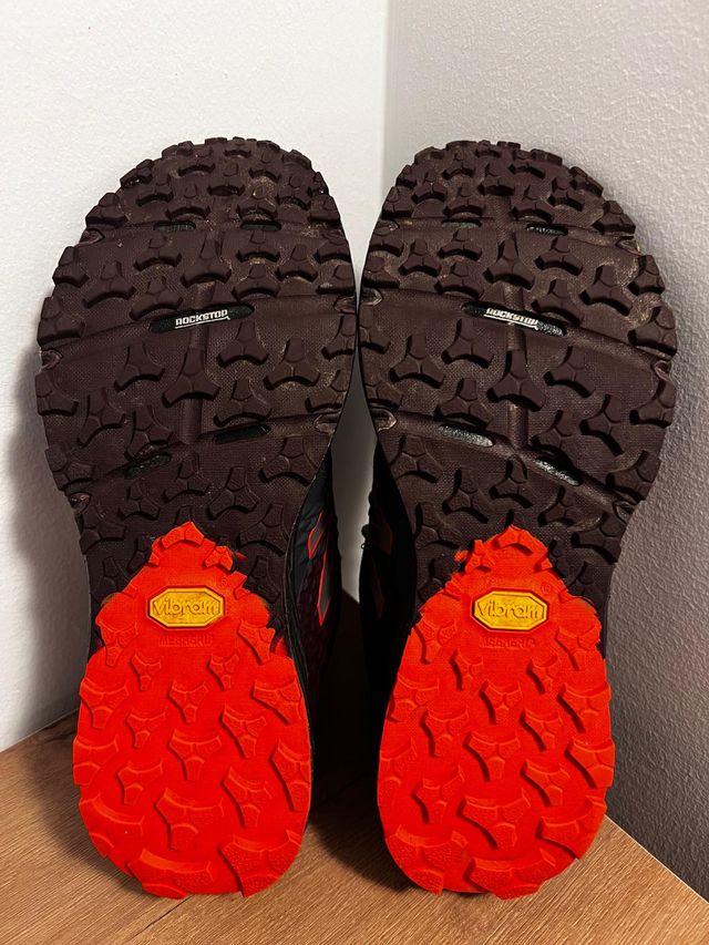 Zapatillas New Balance Summit KOM Trail. Talla 43