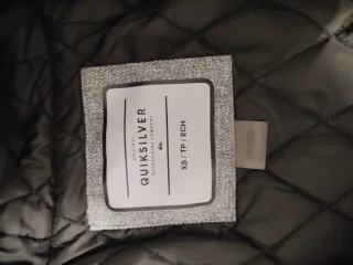 Chaqueta Quiksilver Gris con Capucha
