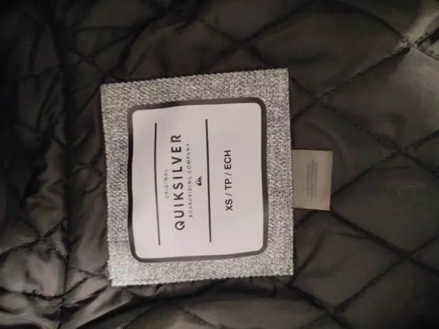 Chaqueta Quiksilver Gris con Capucha