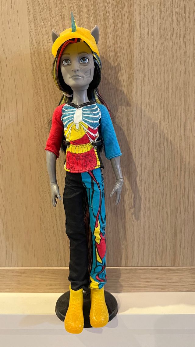 Monster High Neighthan Freaky Fusion Muñeco