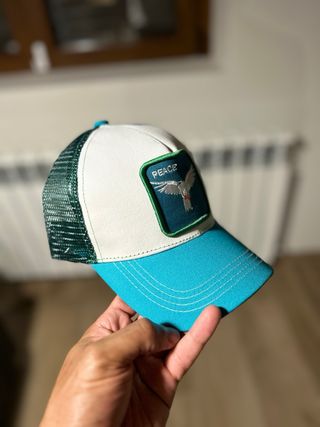 Gorra Goorin Bros Pájaro Paz Blanca y Turquesa