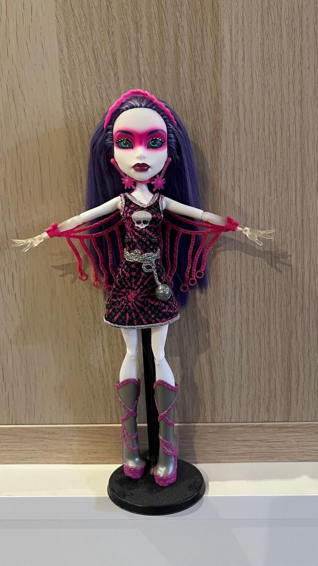 Monster High Spectra Vondergeist Power Ghouls