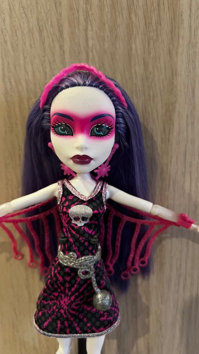 Monster High Spectra Vondergeist Power Ghouls