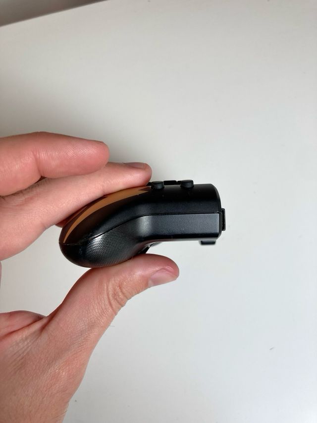 Joy-con Nintendo switch Hori Split Pad Pro Pikachu