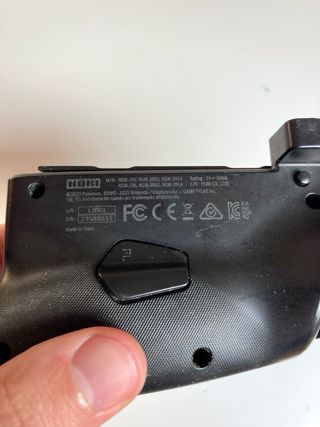 Joy-con Nintendo switch Hori Split Pad Pro Pikachu