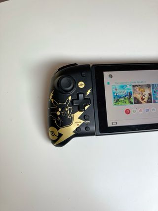 Joy-con Nintendo switch Hori Split Pad Pro Pikachu