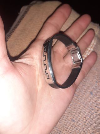 Pulsera plateada y beige