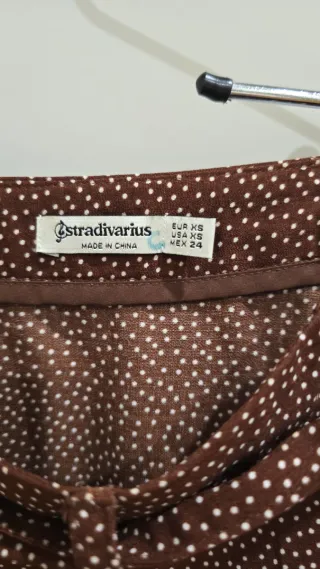 Falda corta marrón lunares blancos