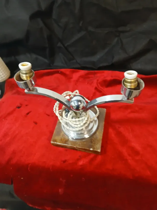 Lámpara de mesa Ardeco sin tulipas