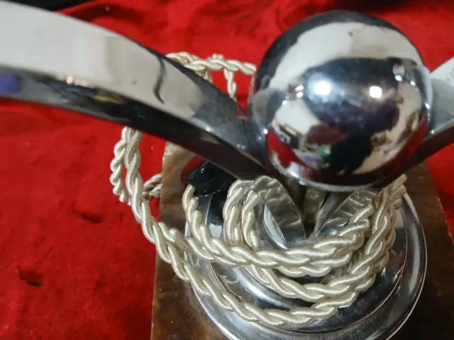 Lámpara de mesa Ardeco sin tulipas