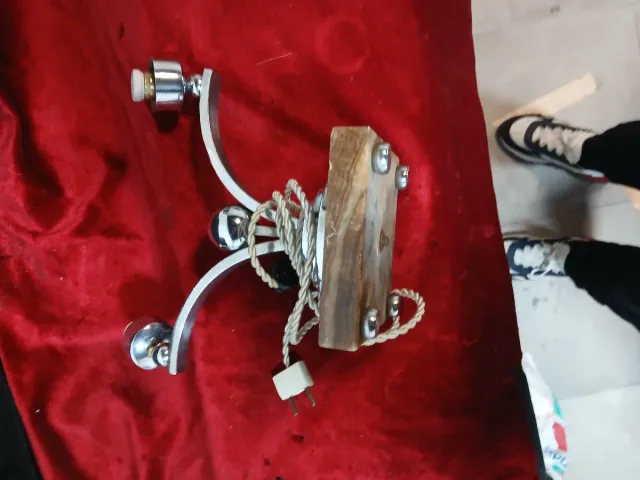 Lámpara de mesa Ardeco sin tulipas