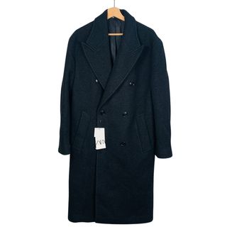 Abrigo de hombre de la marca Zara.