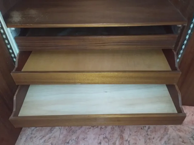 Armario ropero vintage madera beige y marrón