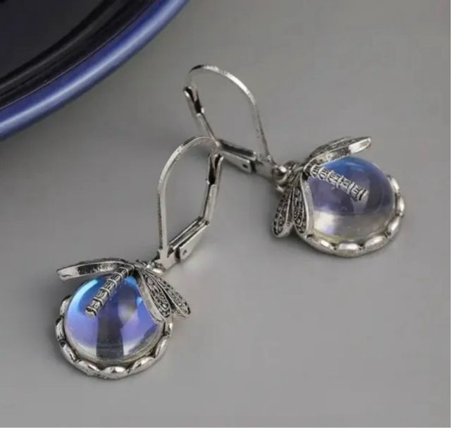 Pendientes libélula con piedra iridiscente