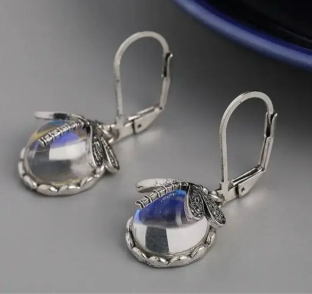 Pendientes libélula con piedra iridiscente