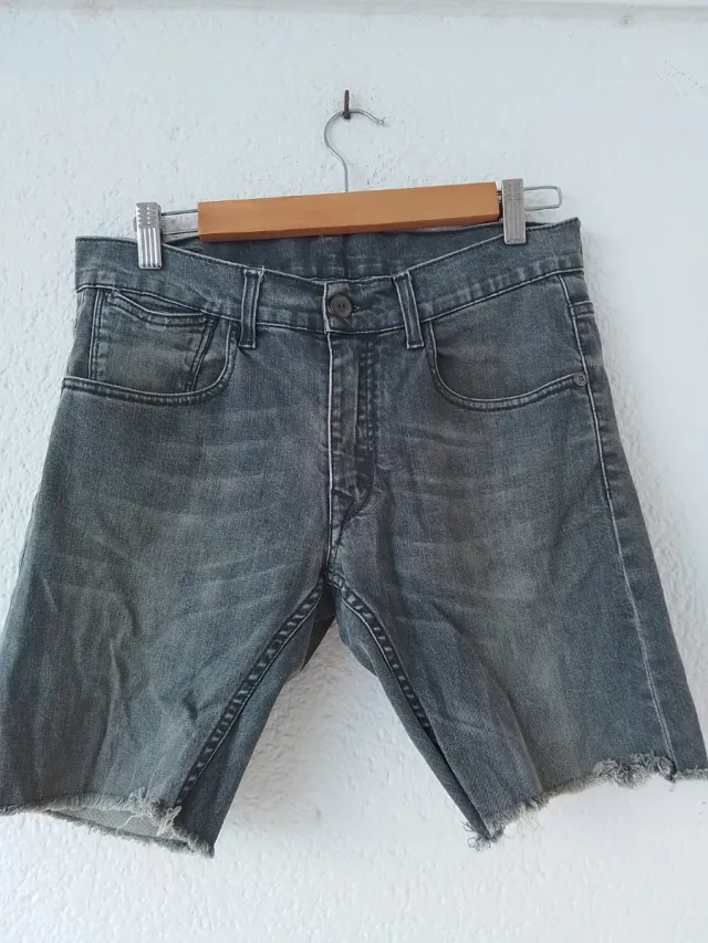 Pantalones cortos grises vaqueros