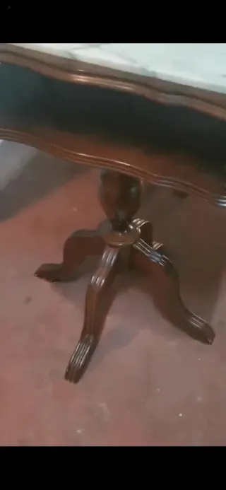 MESA AUXILIAR DE MADERA Y MARMOL