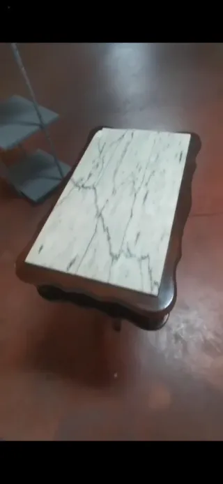 MESA AUXILIAR DE MADERA Y MARMOL