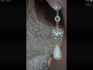 Pendientes largos dorados con perlas