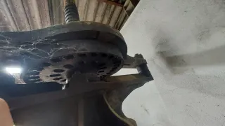 Prensa de vino antigua de madera