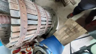 Prensa de vino antigua de madera