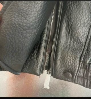 Cazadora Zara efecto piel negra